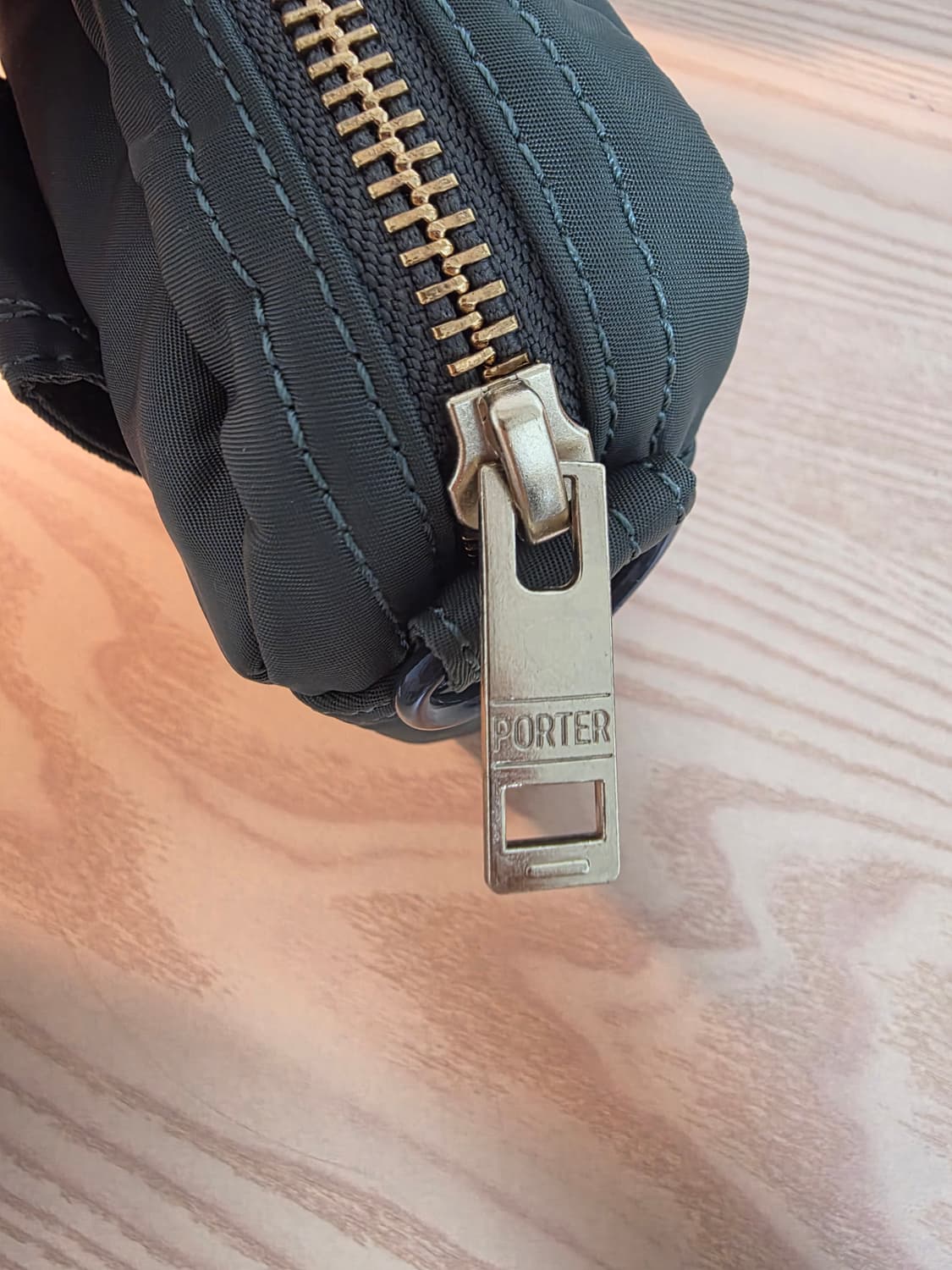 포터 탱커 슬링백 세이지 그린 상품이미지3