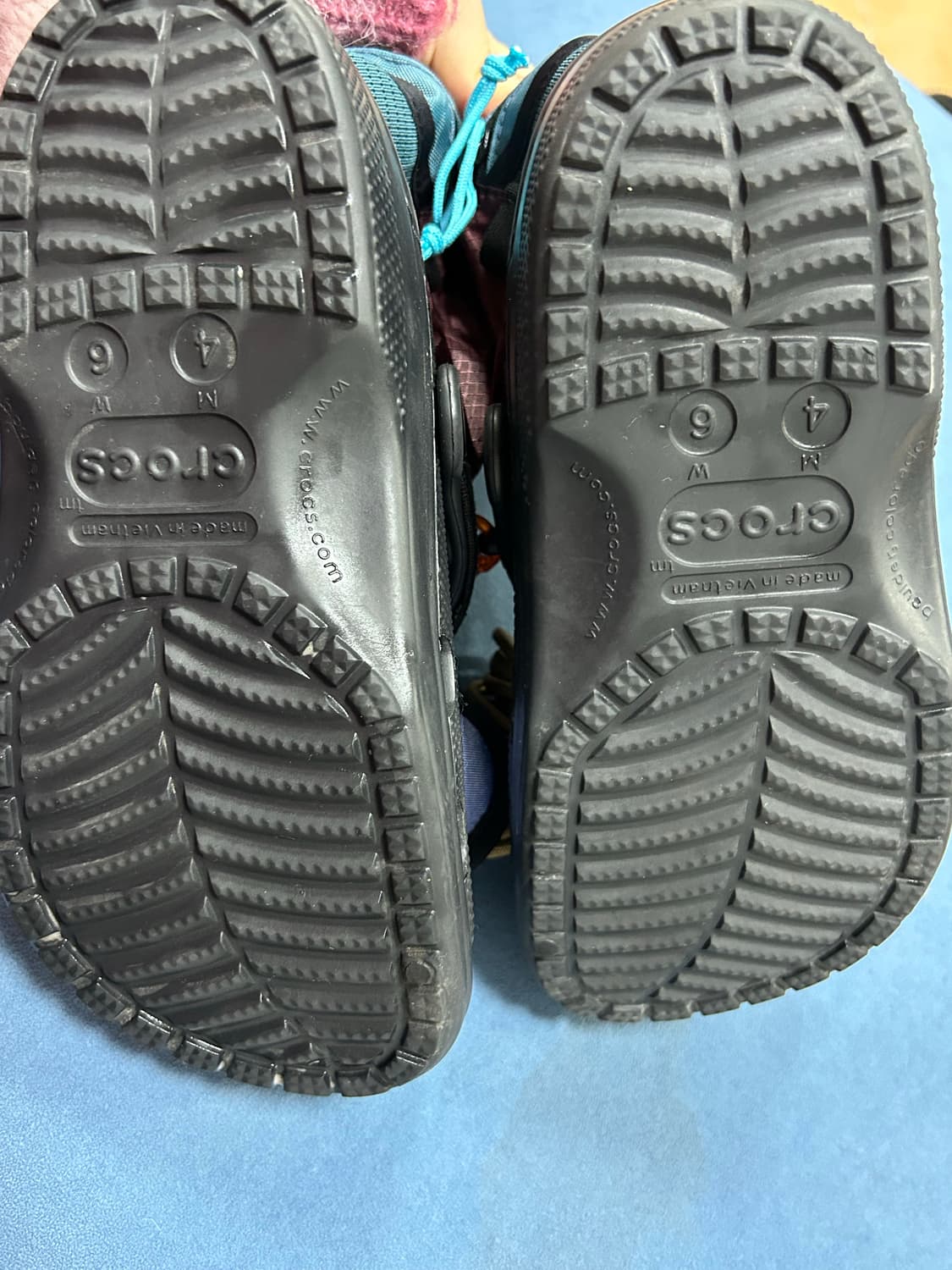 크록스 x 니콜 맥러플린 캠프사이트 클래식 클로그 블랙 상품이미지7