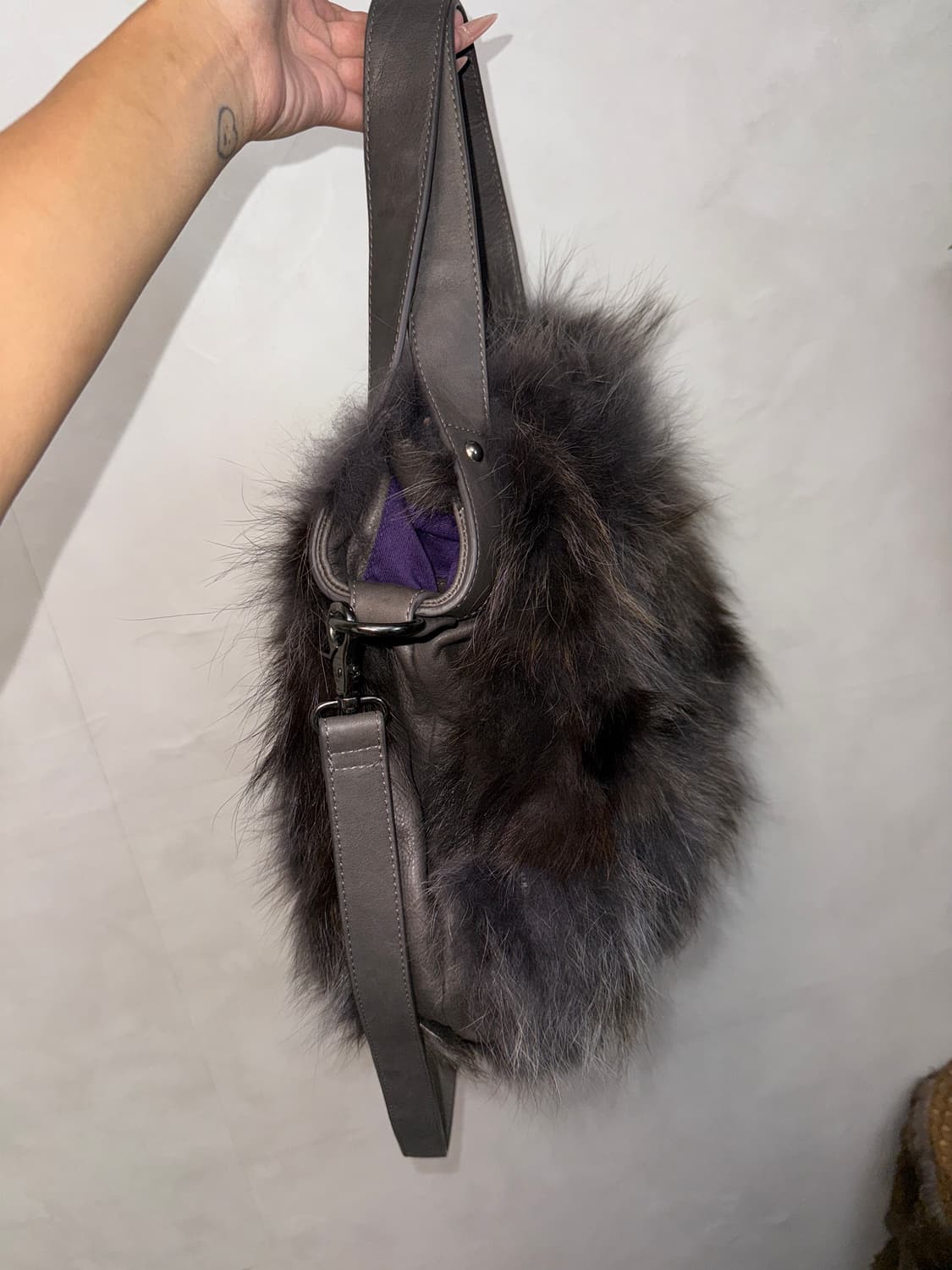 Mixed purple brown fur two ways bag 상품이미지3
