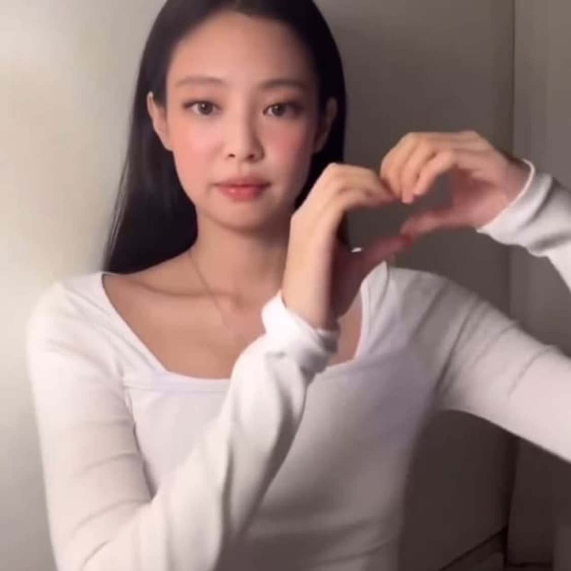 더오유 제니 티셔츠 팔아요 상품이미지4