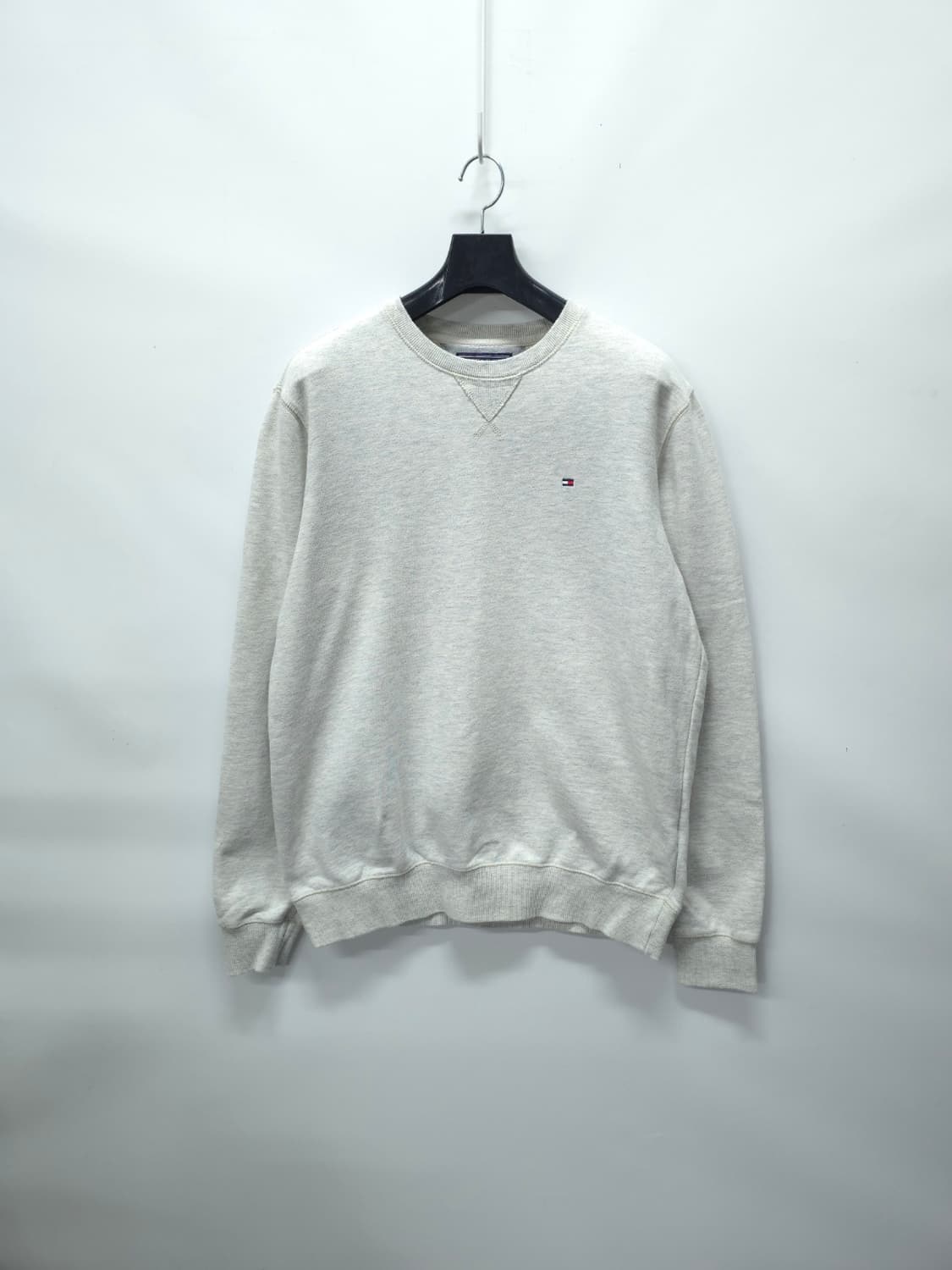 타미힐피거 스몰로고자수 맨투맨 (95~100) 상품이미지2