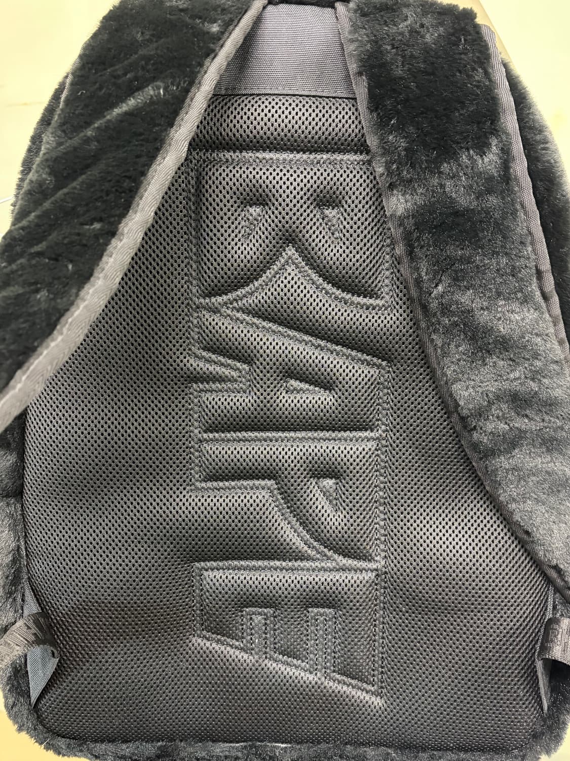 베이프 퍼 백팩 상태 극상 정품 판매합니다 상품이미지4