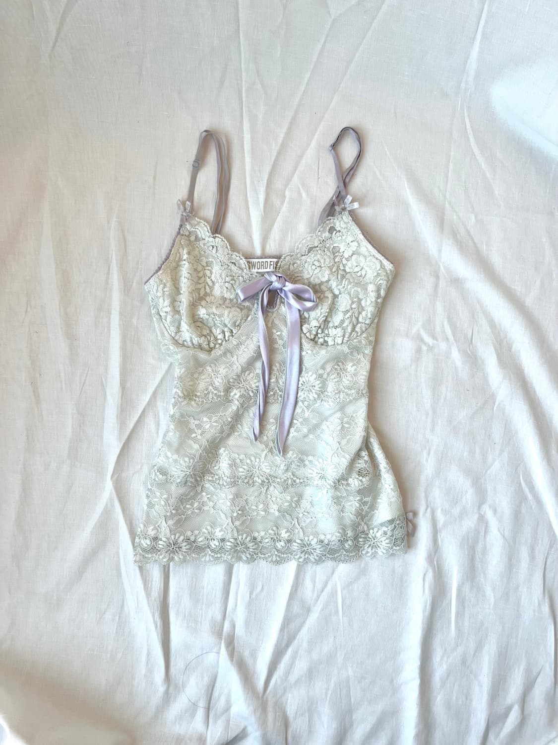 Ribbon lace slim top 상품이미지1