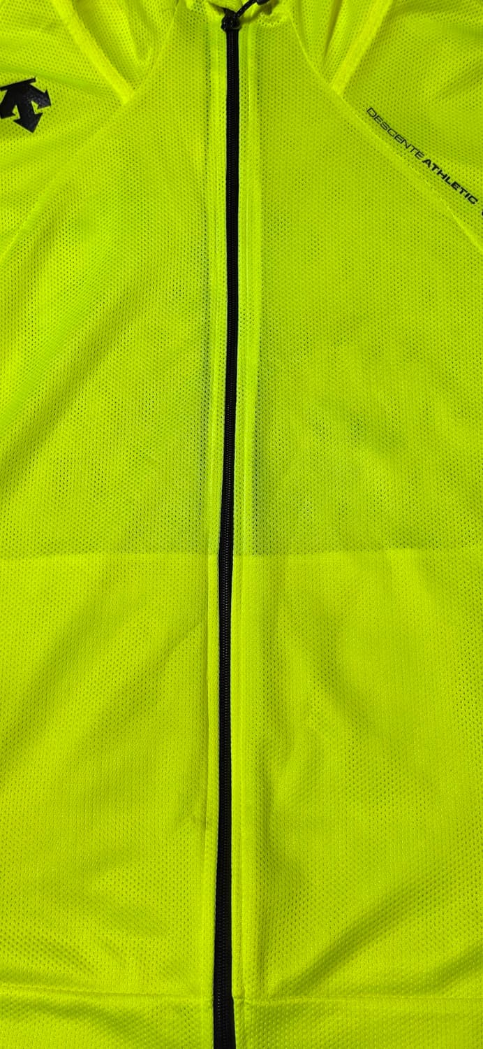 데상트 형광색 메쉬 후드 집업 L 상품이미지4