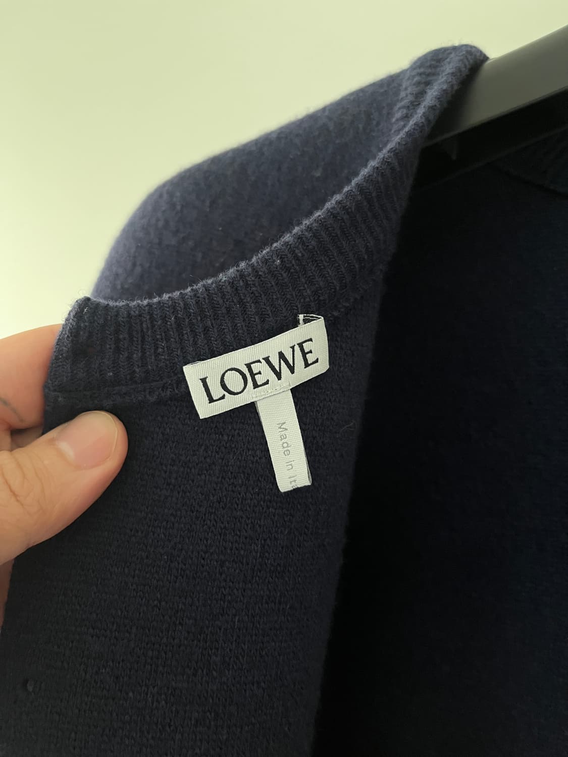 로에베 오픈 백 스터드 스웨터 가디건 상품이미지5