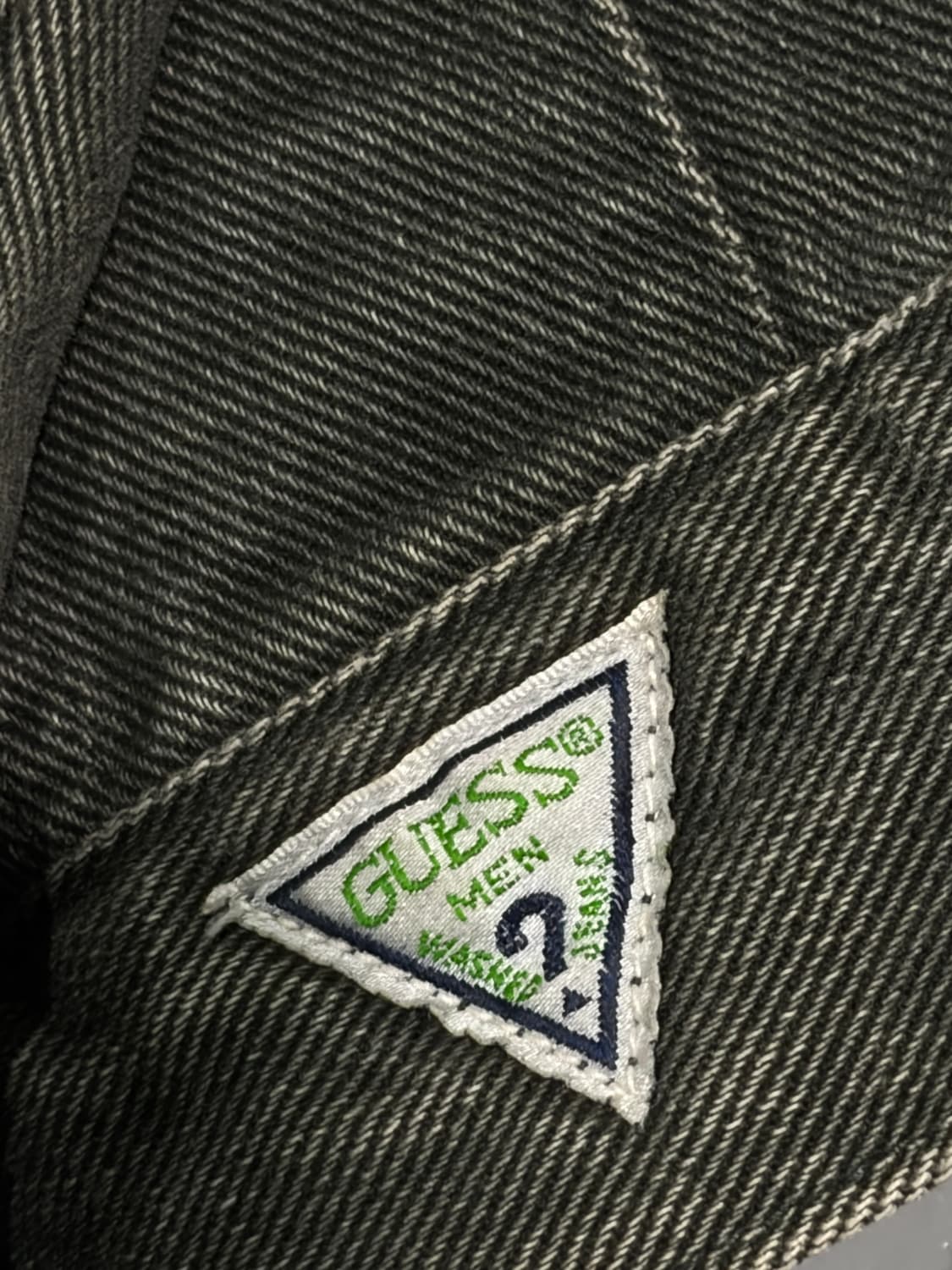 90s 게스(Guess) 블랙, 그린 워싱 트러커 자켓 상품이미지7