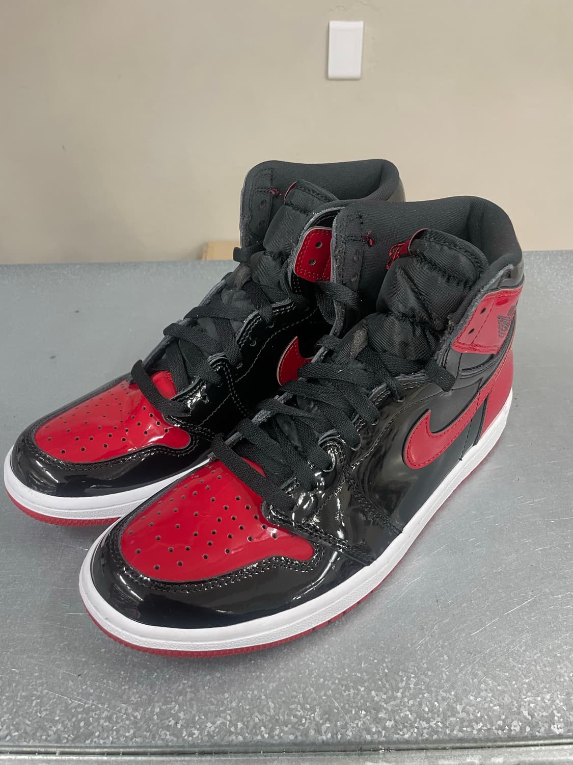 조던 1 레트로 하이 OG 페이턴트 브레드 270 상품이미지2