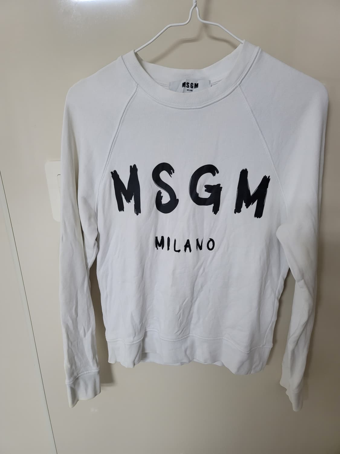 MSGM 이태리 맨투맨 s사이즈 상태굿

 상품이미지1