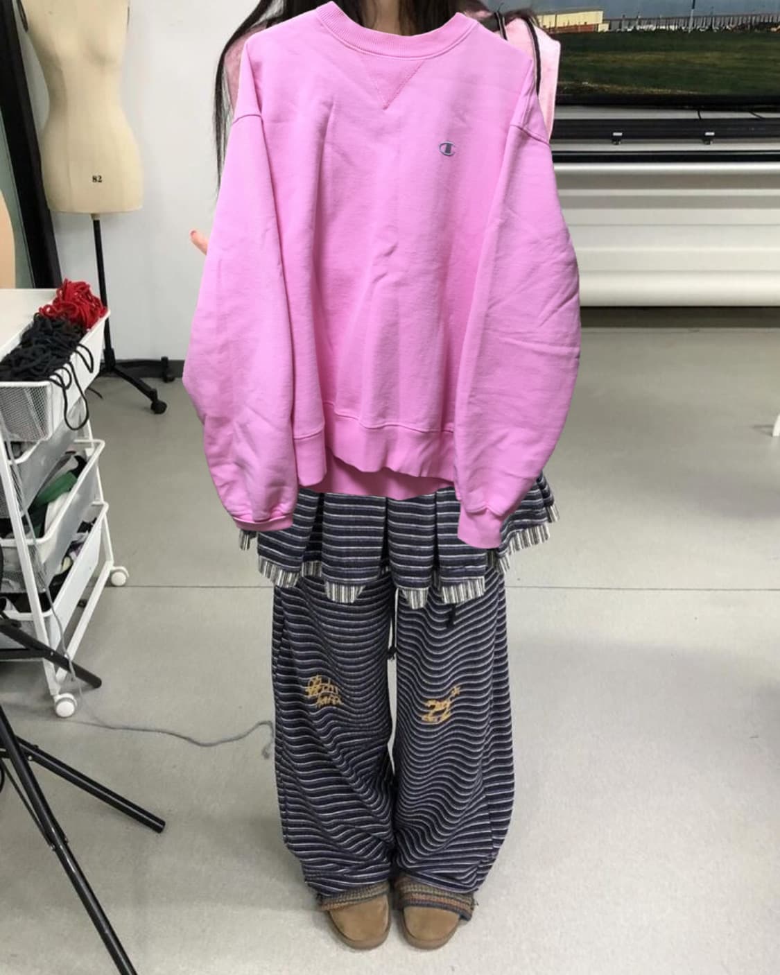 핑크 딸기우유 맨투맨 챔피온 스쿨룩 하이틴 핑크소녀 에겐녀코디 바닐라룩 상품이미지1