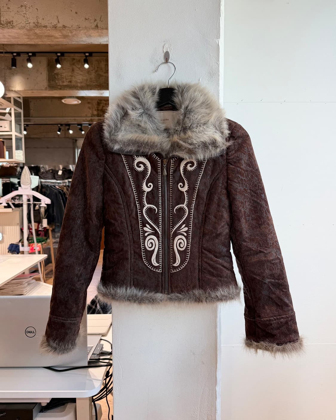 키라라 브라운 퍼 무스탕 자켓  상품이미지2