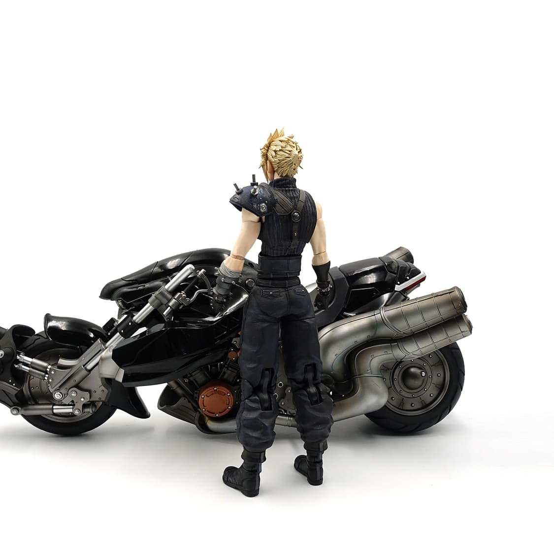 스퀘어에닉스 플레이아츠 카이 파이널판타지 클라우드&데이토나 1/6 피규어 상품이미지4