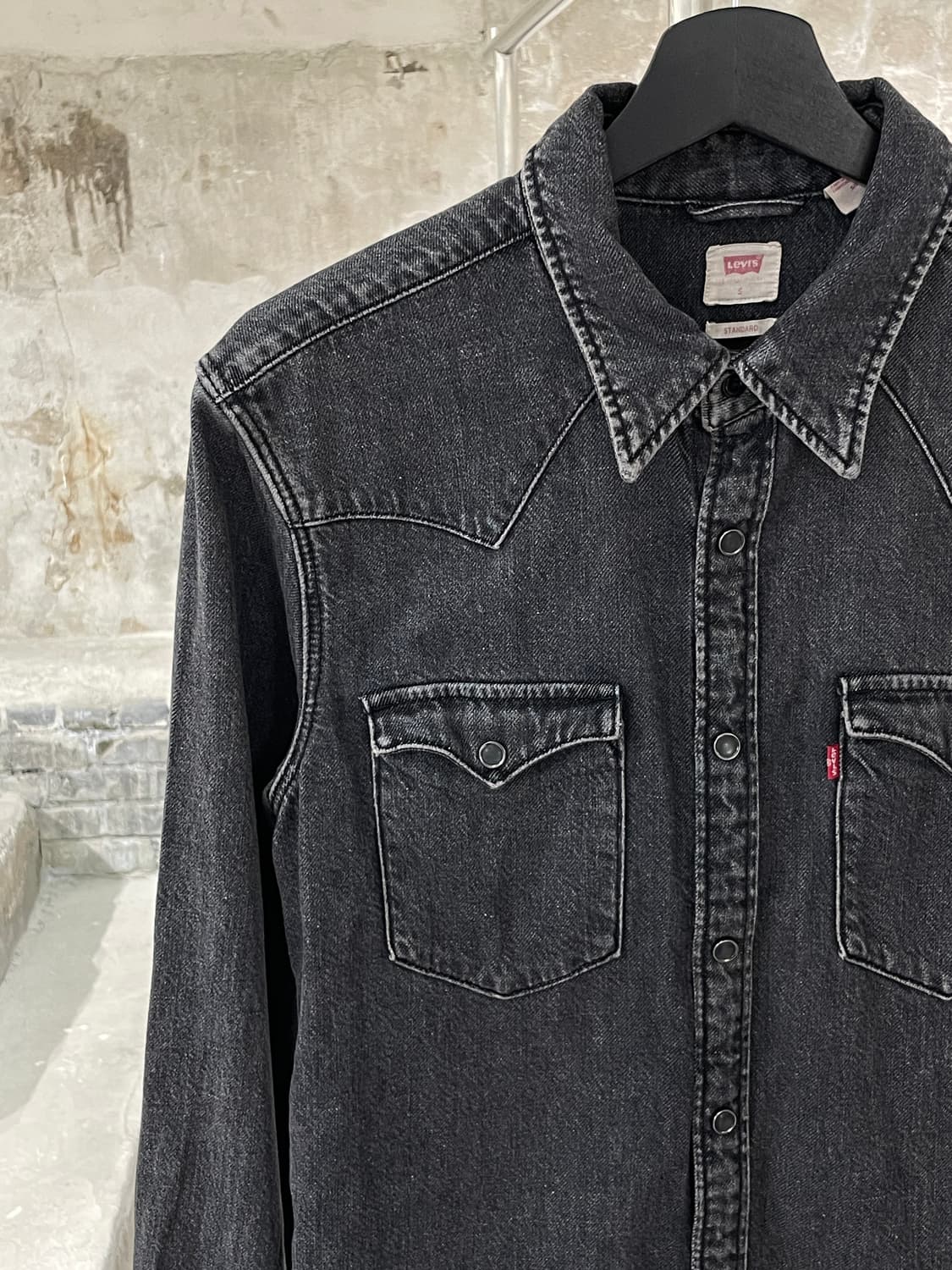 리바이스 레드탭 흑청 스탠다드 웨스턴 데님 셔츠 상품이미지2