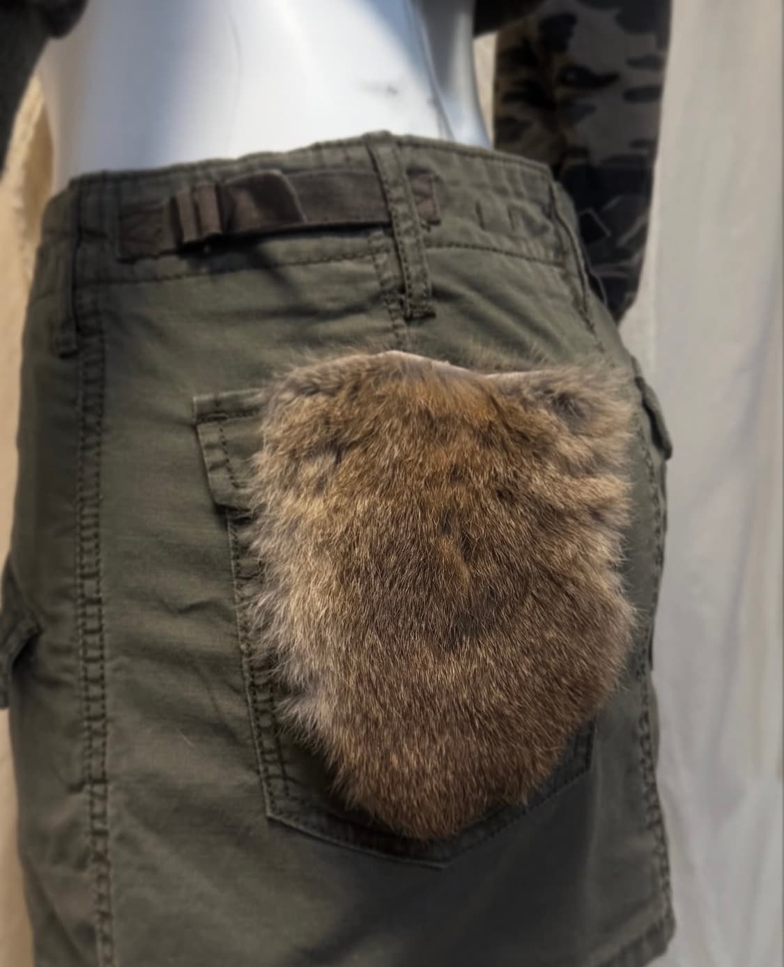 g.o.a Fur Pocket Detail Skirt 상품이미지5