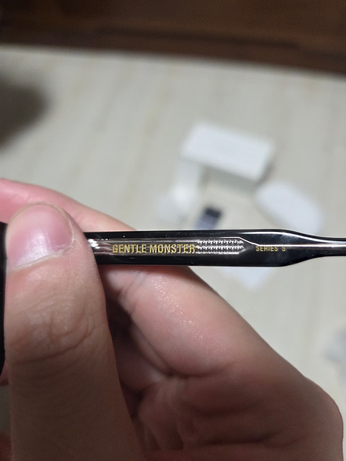 젠틀몬스터 밀란 A 블랙 안경 상품이미지8