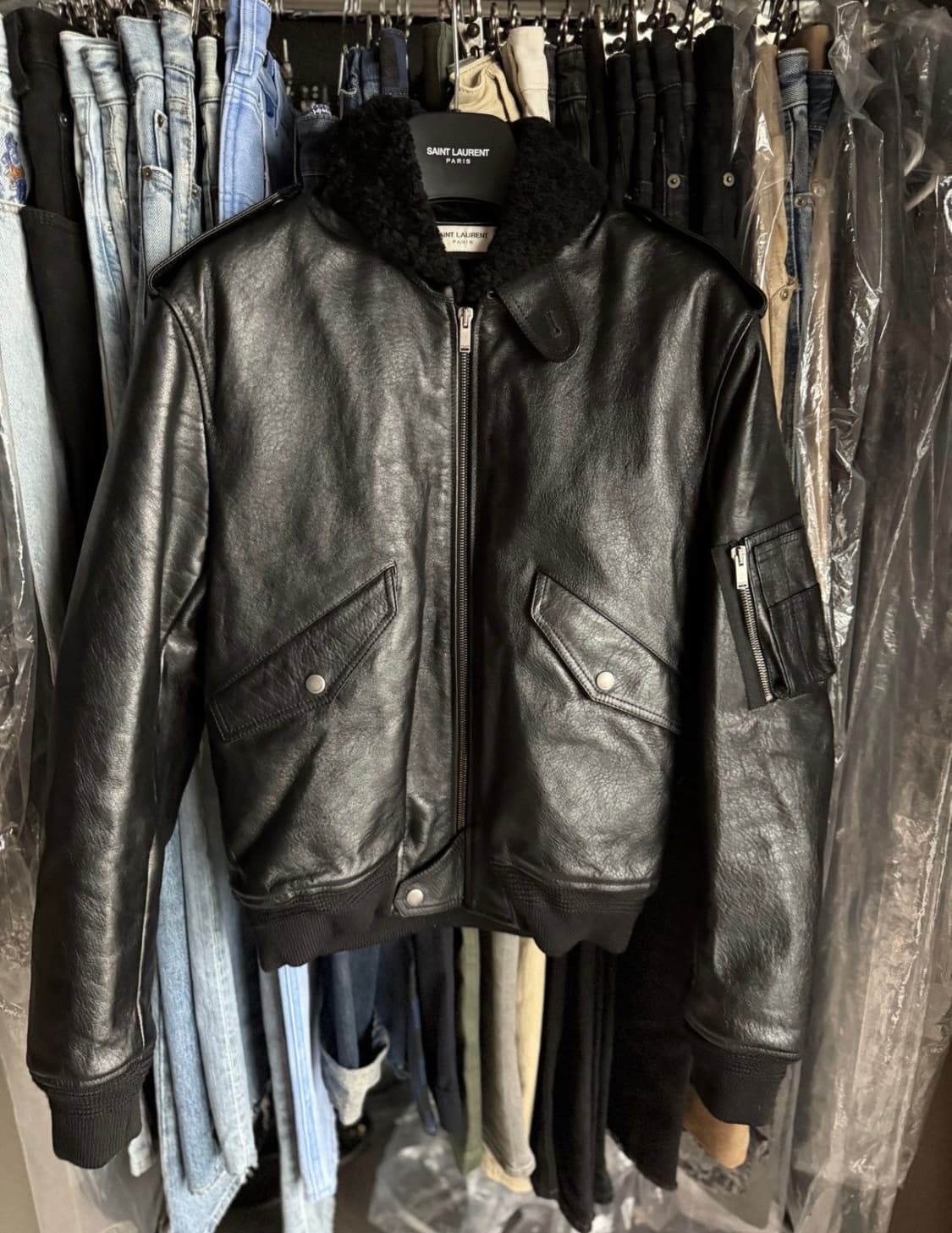[이준호님 착용] 생로랑 시어링 레더 봄버 자켓 상품이미지3