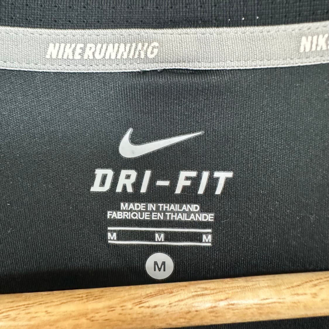 나이키 여자 운동복 반팔티 스판 검정 M 상품이미지4