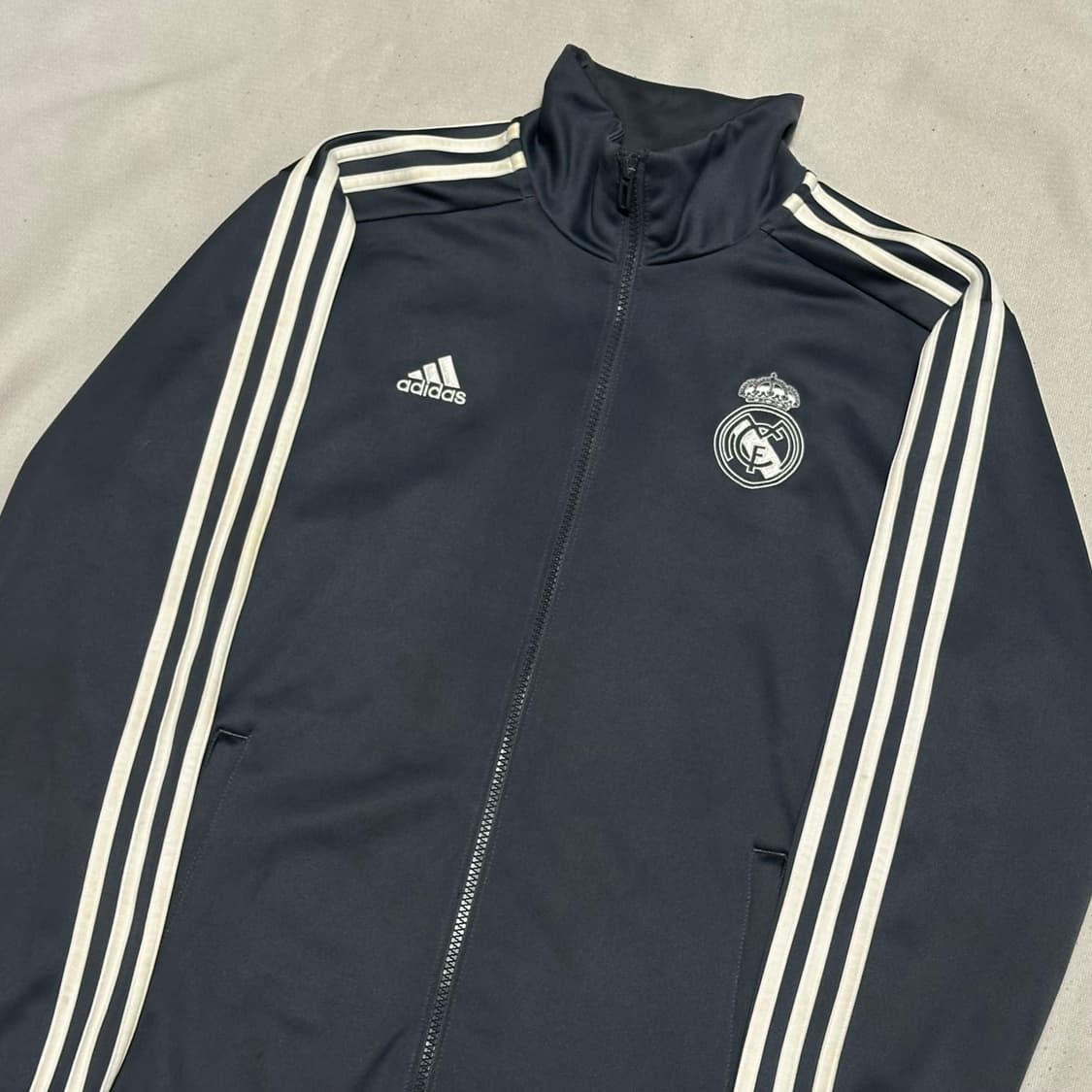 105 아디다스 레알 마드리드 그레이 트랙탑 상품이미지1