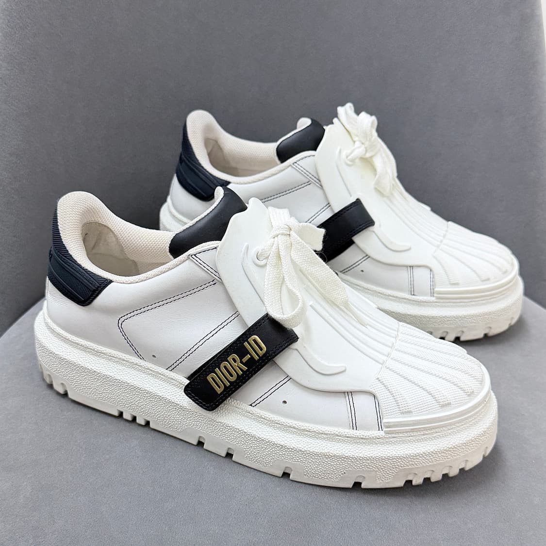 [중고명품셀렉트][중고명품셀렉트]크리스찬 디올 ID 스니커즈 사이즈 38 상품이미지1