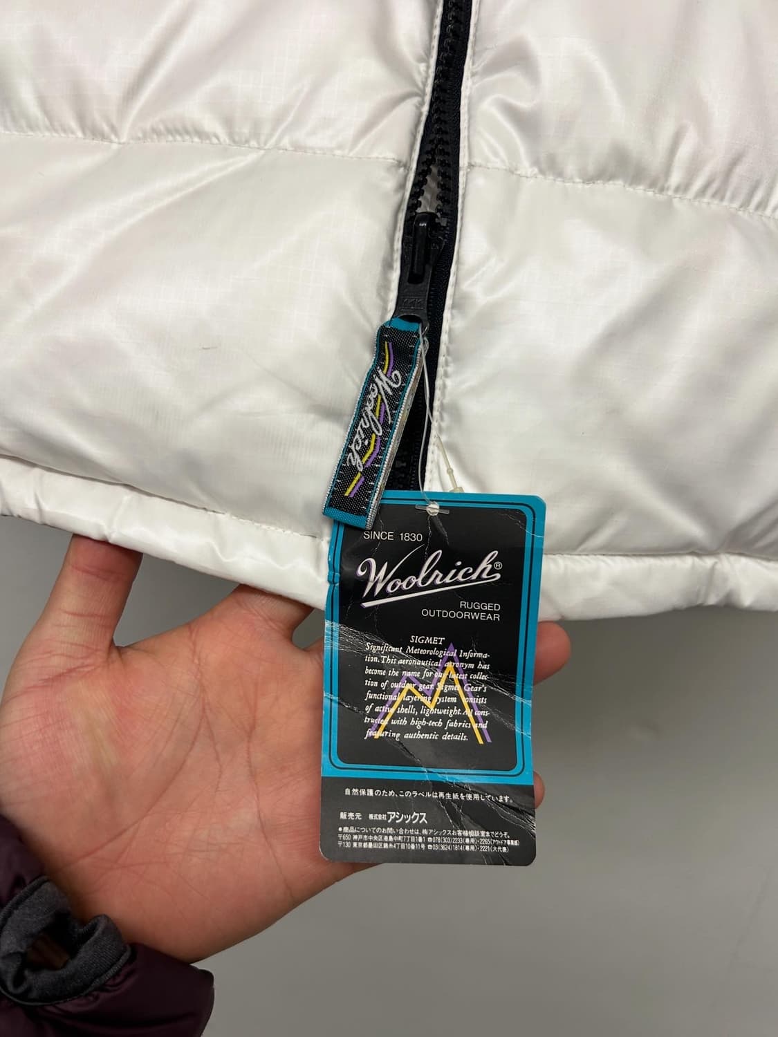 울리치 블랙/화이트 배색 패딩 조끼 상품이미지4