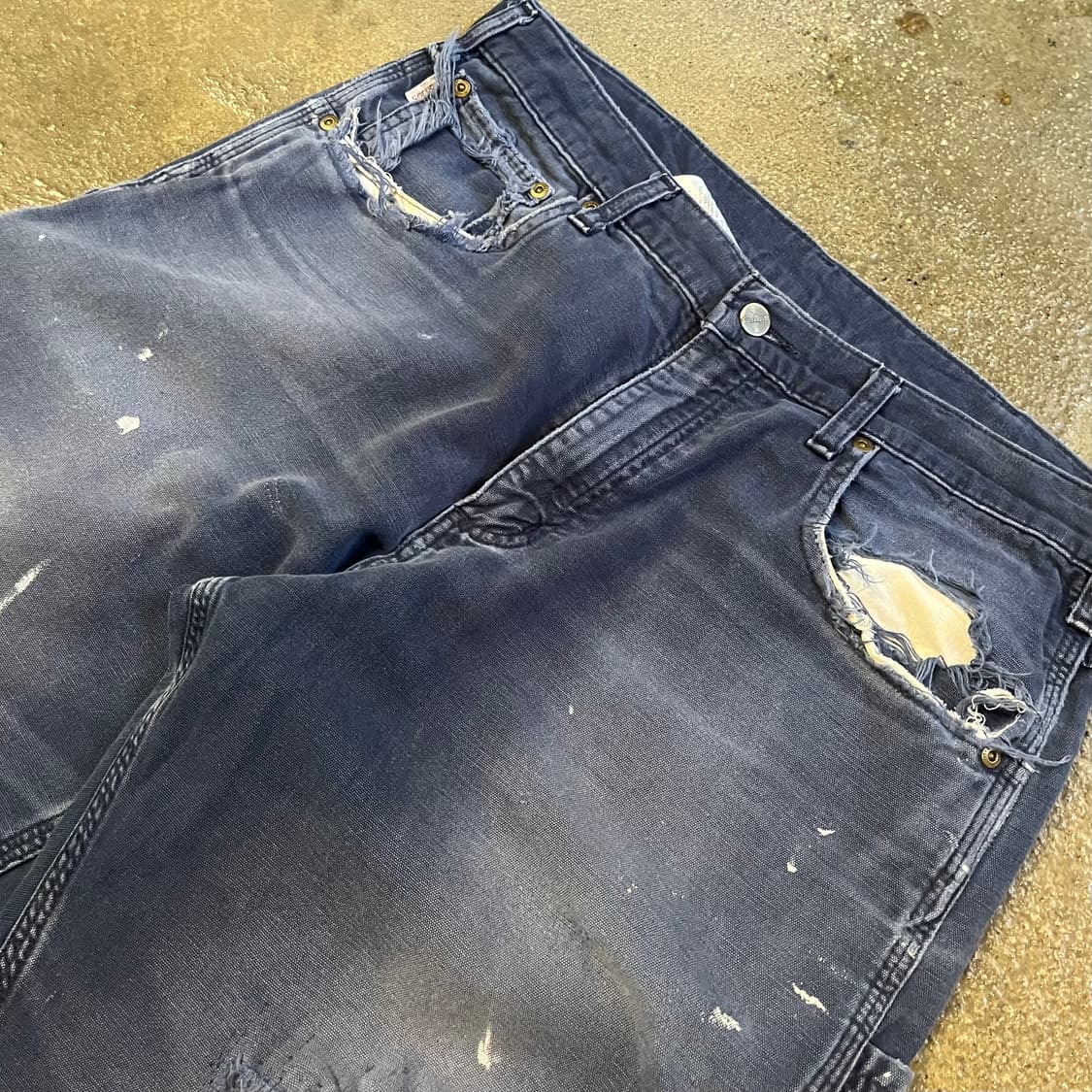 Carhartt 데미지 카펜터 팬츠 (34“) 상품이미지3