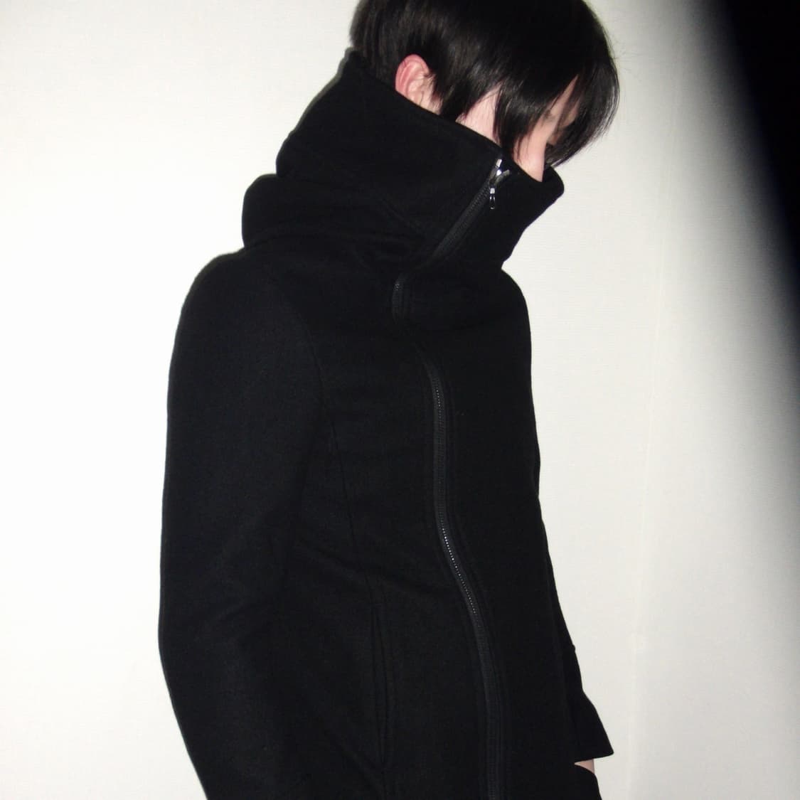 어태치먼트 비대칭 하이넥 후드 자켓 상품이미지1