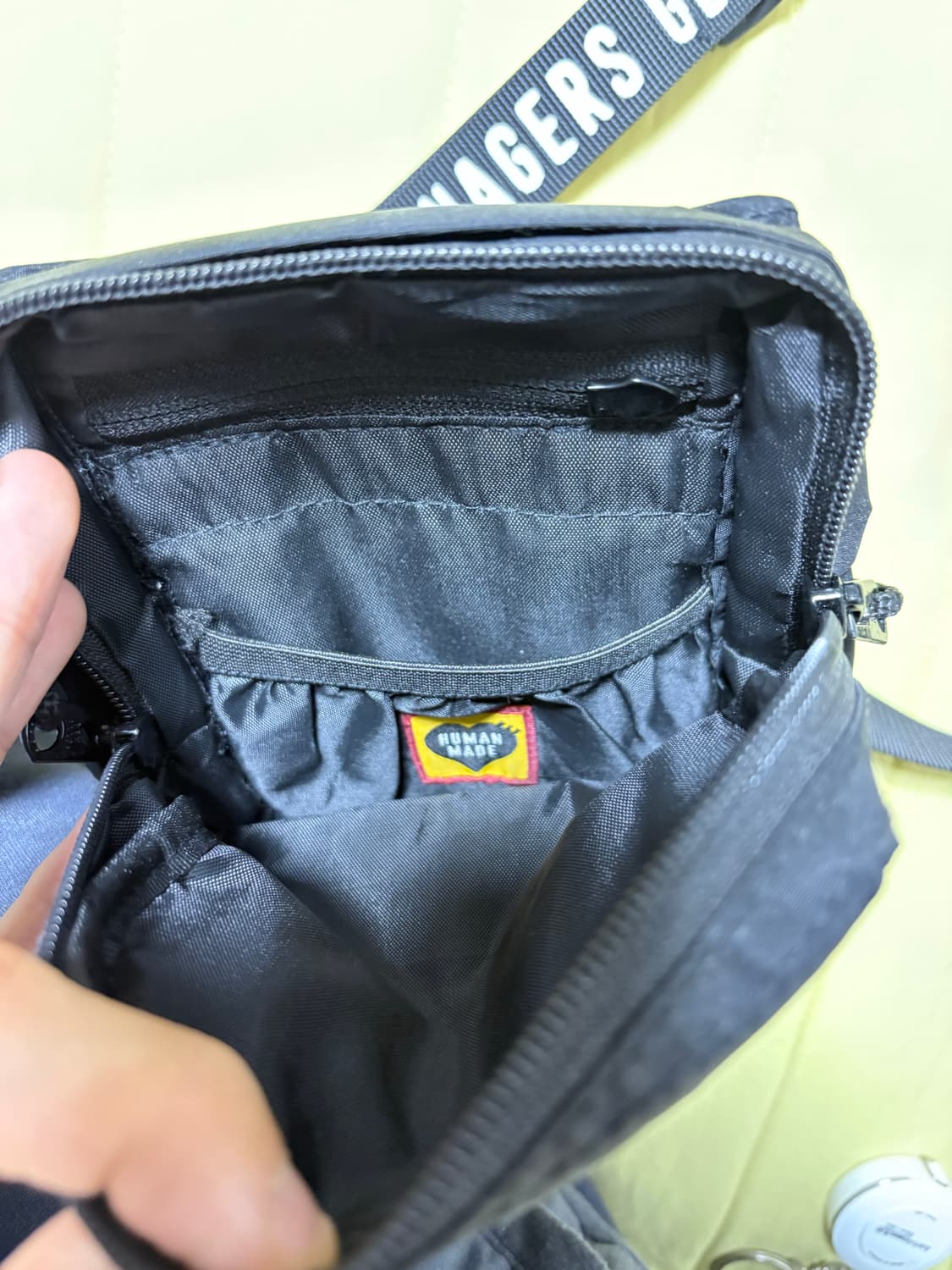 휴먼메이드 크로스백 상품이미지3