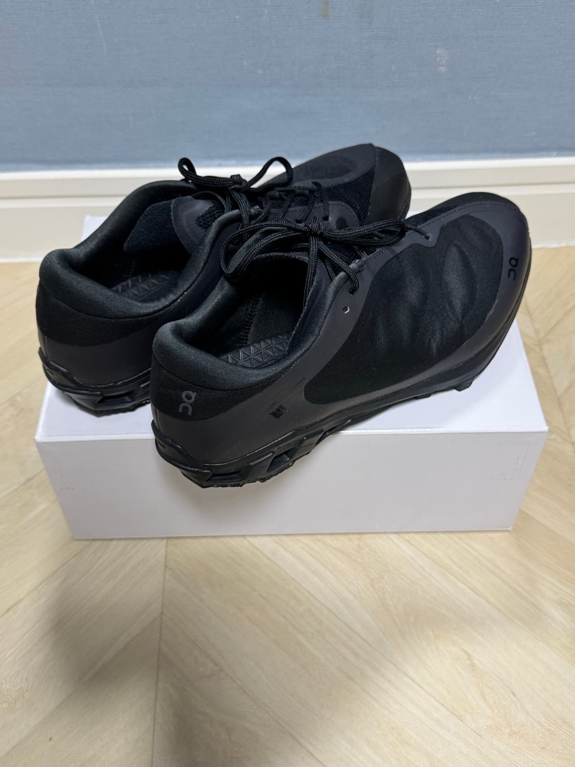 온 러닝 x 포스트 아카이브 팩션 클라우드벤쳐 피크 올 블랙 (260) 상품이미지5