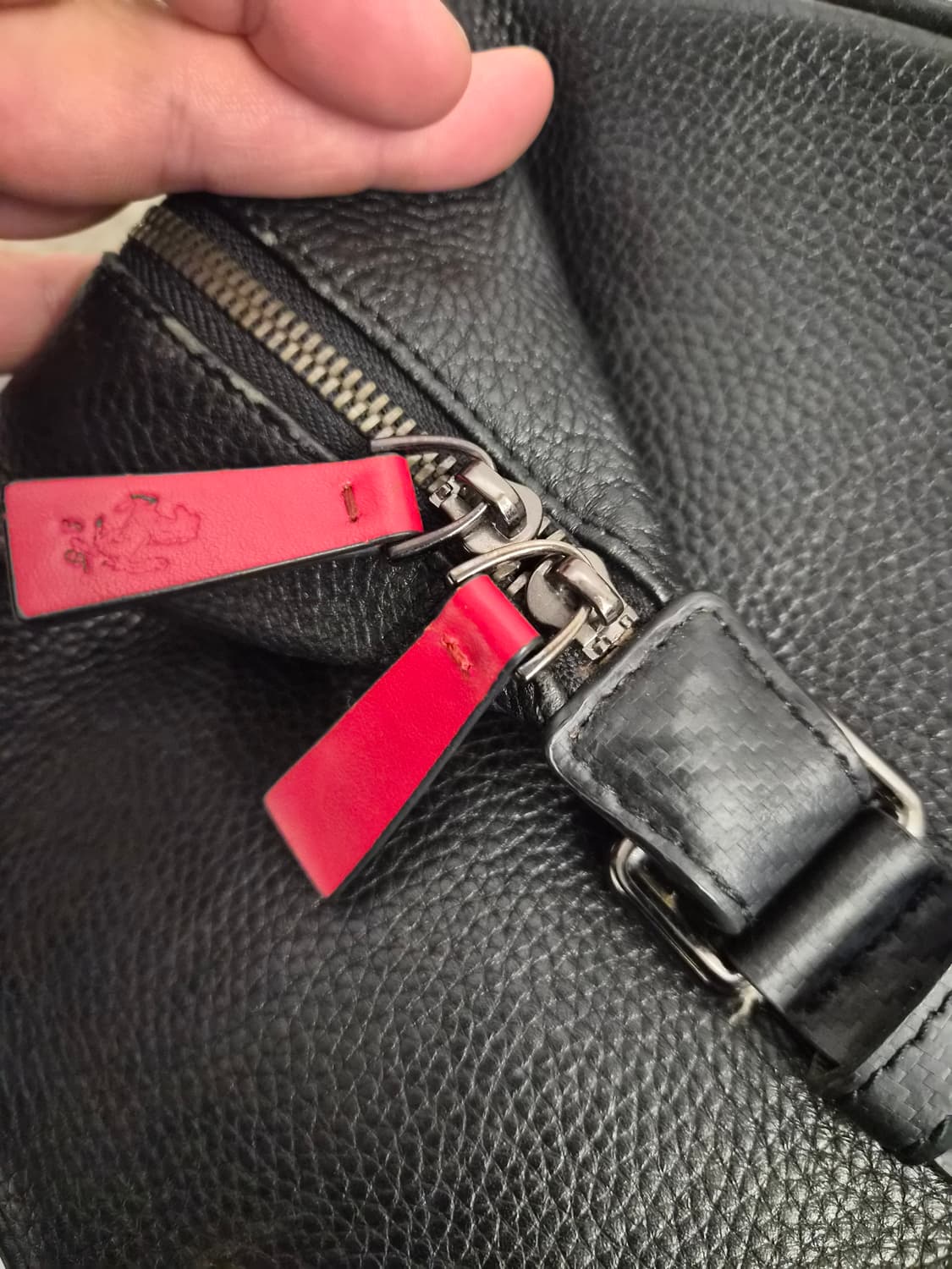 OS) TOD'S 토즈 x 페라리 보스턴백 팝니다 상품이미지4