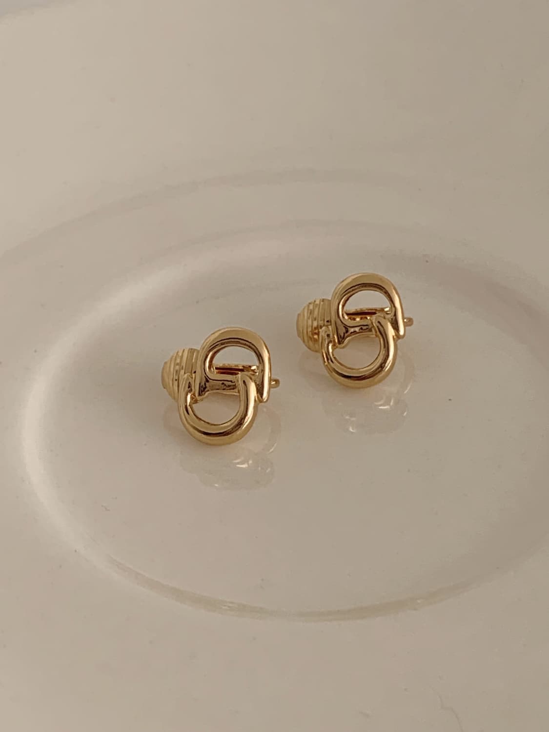 [ 디올 ] 빈티지 디올 골드 로고 클립 귀걸이 상품이미지5
