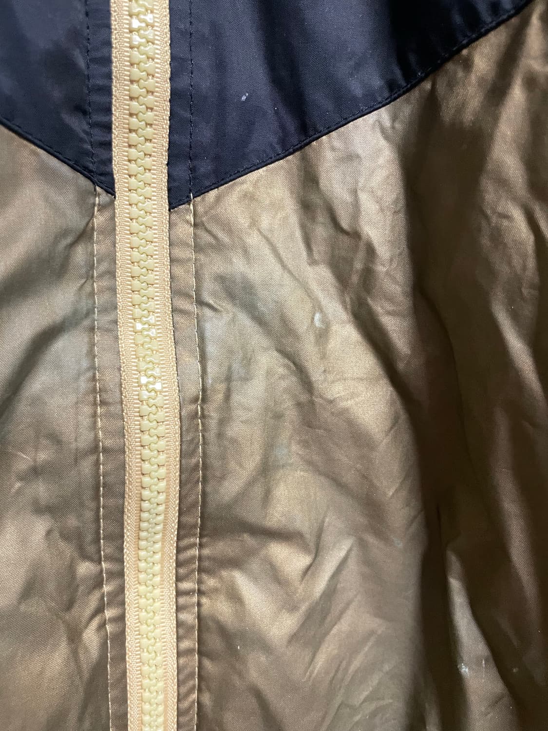 나이키 윈드브레이커 블랙/골드 바람막이 자켓 (m) 상품이미지2