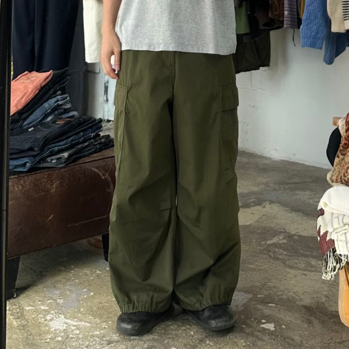 (착용컷) GU 와이드 밴딩 카고 팬츠 (남성용) 상품이미지3