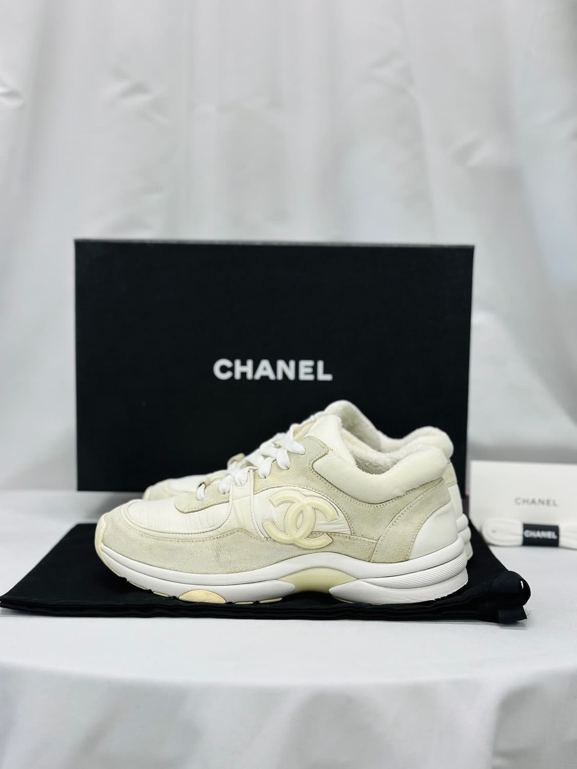 [풀구성/38] 샤넬 화이트 CC 로고 화이트 스니커즈 상품이미지5