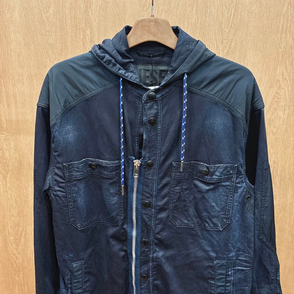 디젤 롱 후드 자켓 하이브리드 배색 워싱 지퍼 디테일 루즈핏 다크 네이비 상품이미지4