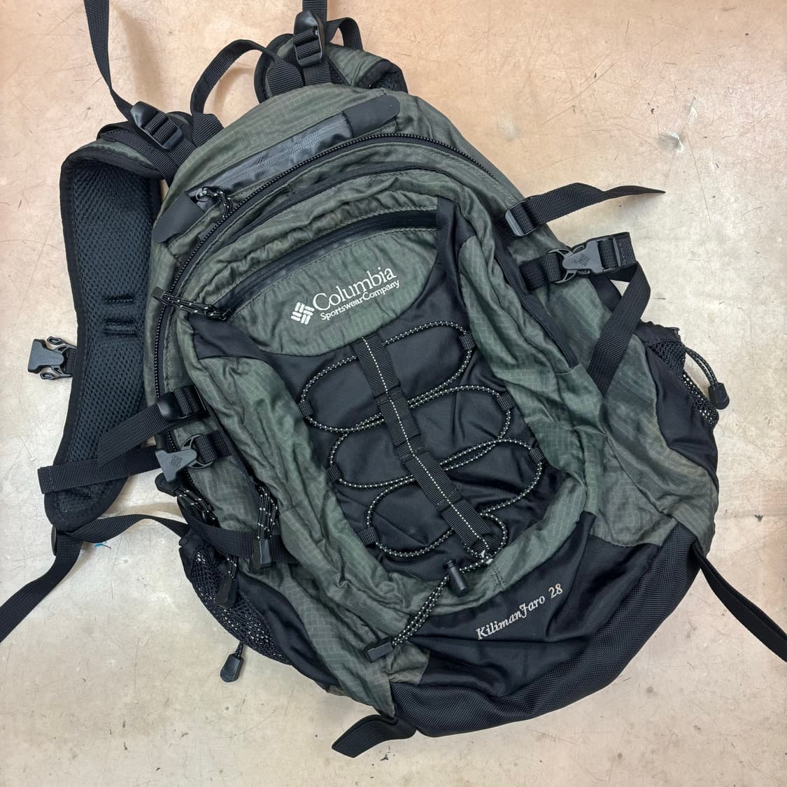 컬럼비아 빈티지 투톤 배색 아웃도어 백팩 OS 상품이미지1