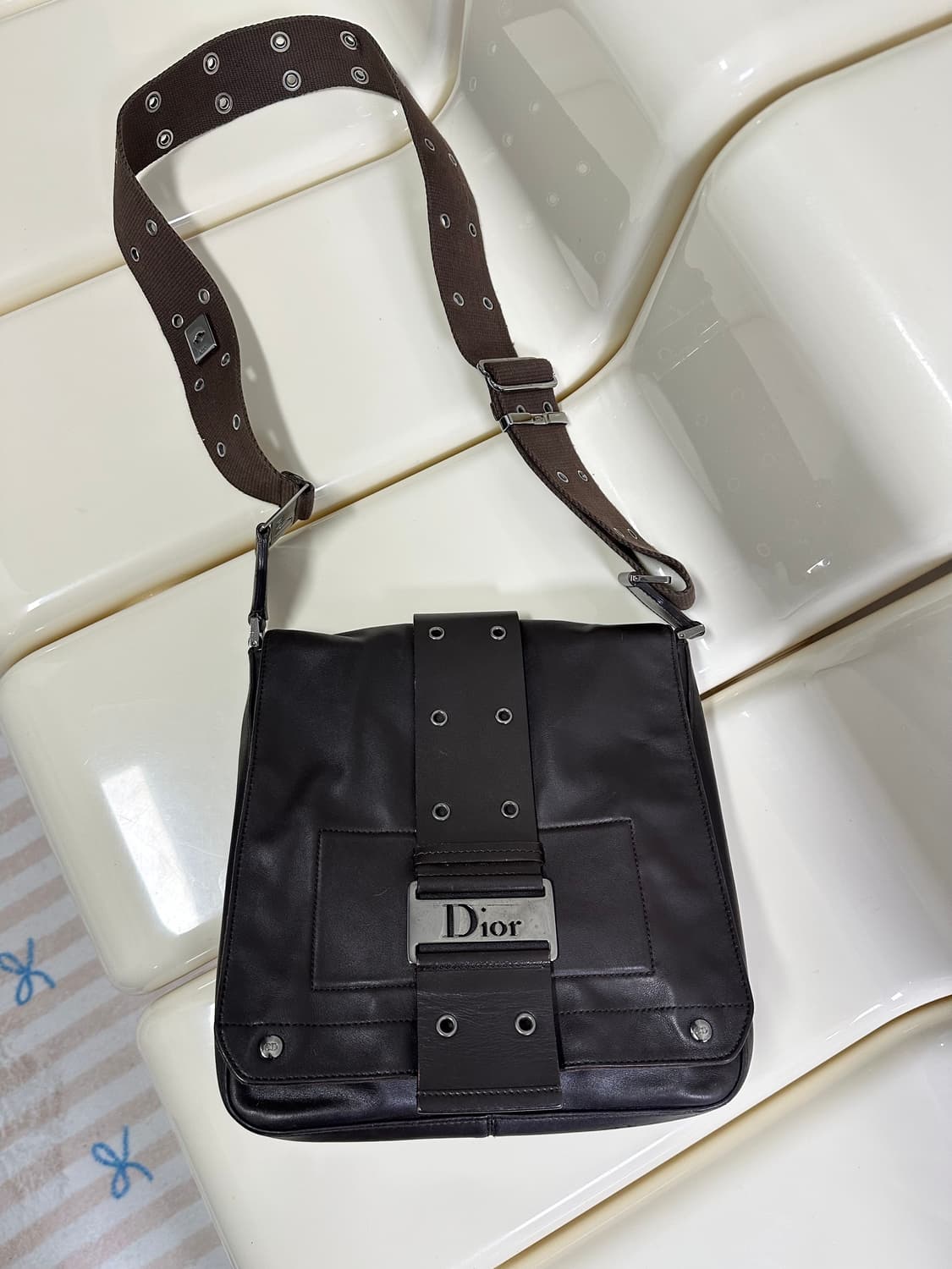[A 정품] 디올 스트릿 시크 크로스백 상품이미지10