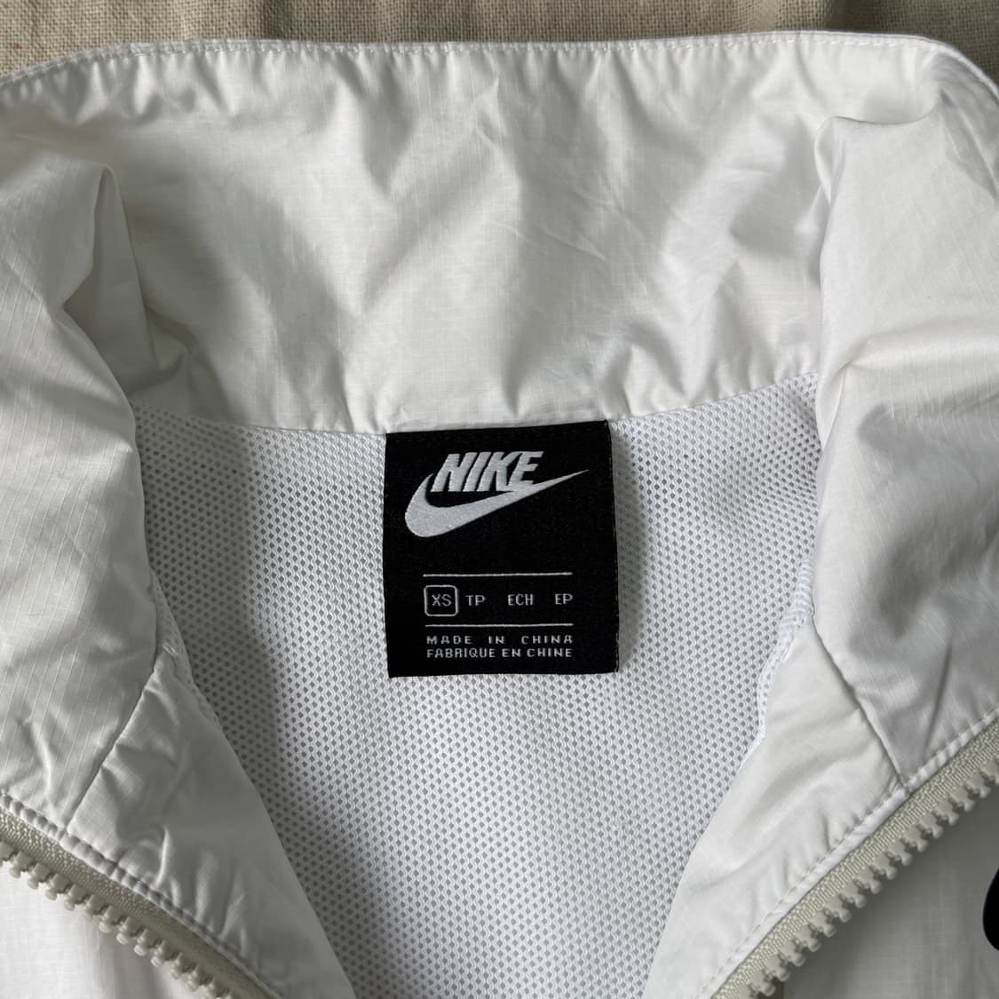 나이키 우먼 백로고 화이트 크롭 바람막이 XS 상품이미지6