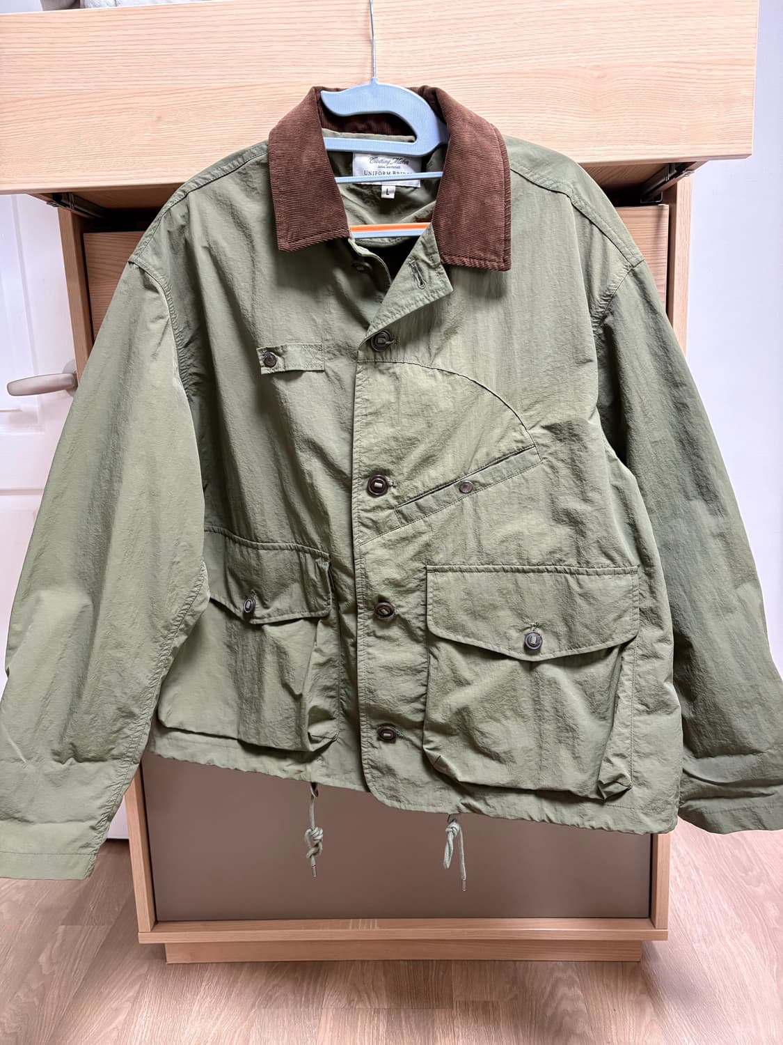 [유니폼브릿지] 버튼 숏 자켓 올리브 상품이미지1