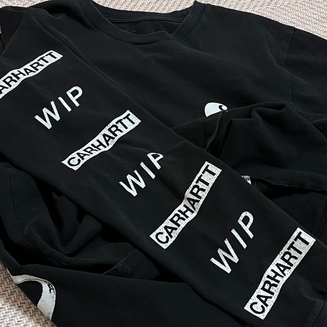 [정품] 칼하트 블랙 뒷빅로고 긴팔티 [ 실확 ] 상품이미지7