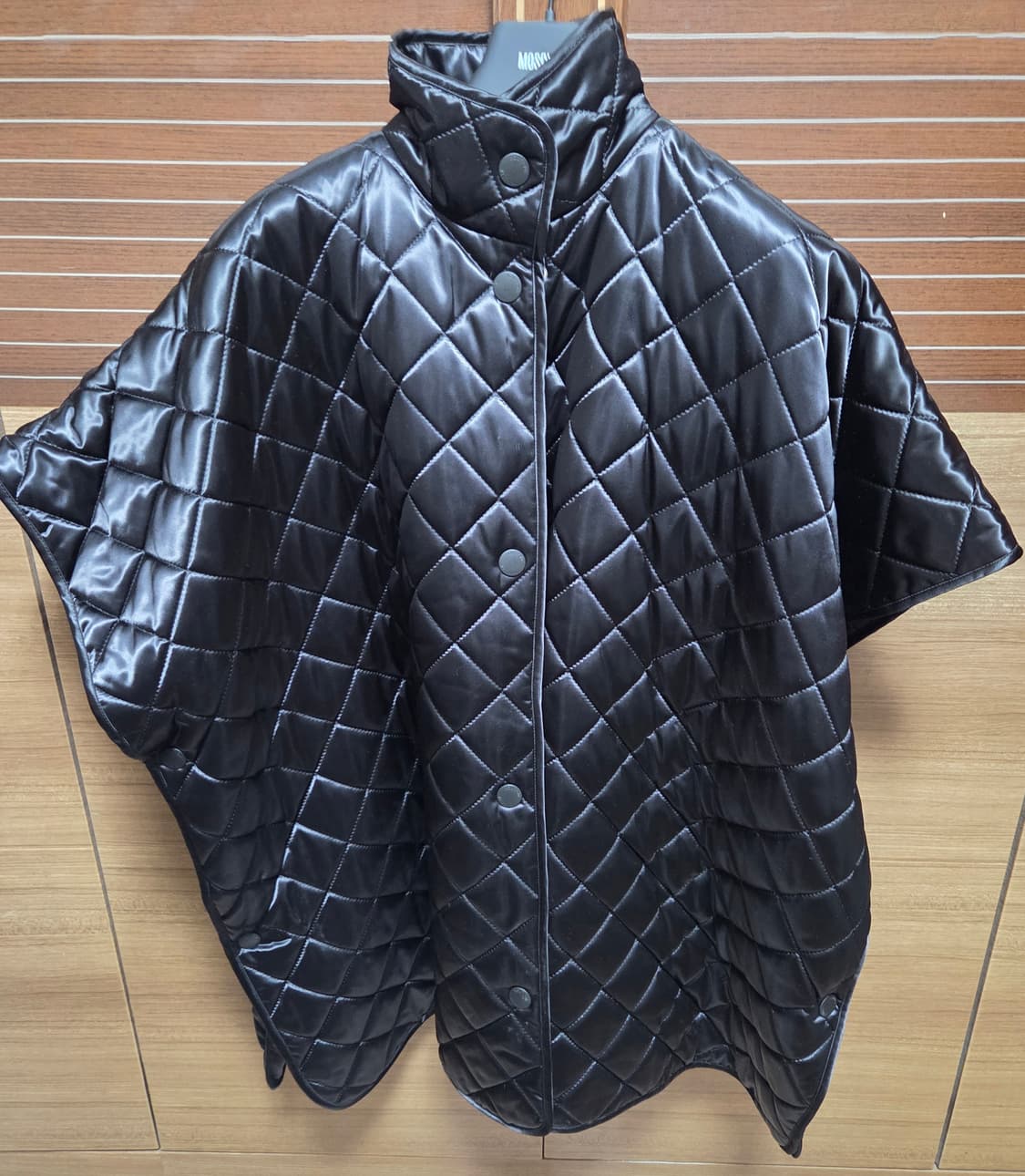 모스키노패딩판쵸 상품이미지1