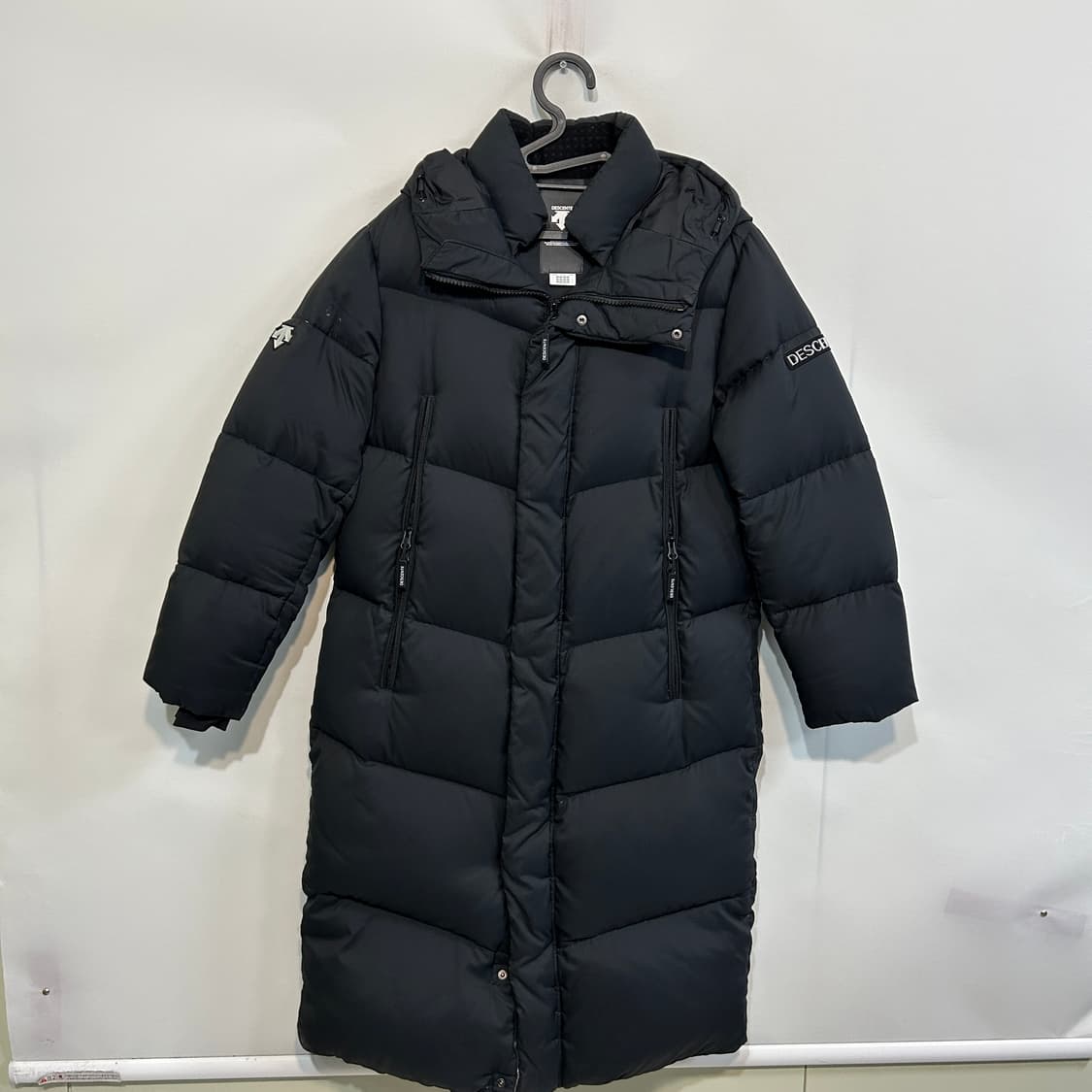 데상트 여성 구스다운 롱패딩 85 블랙 빵빵함 상품이미지1