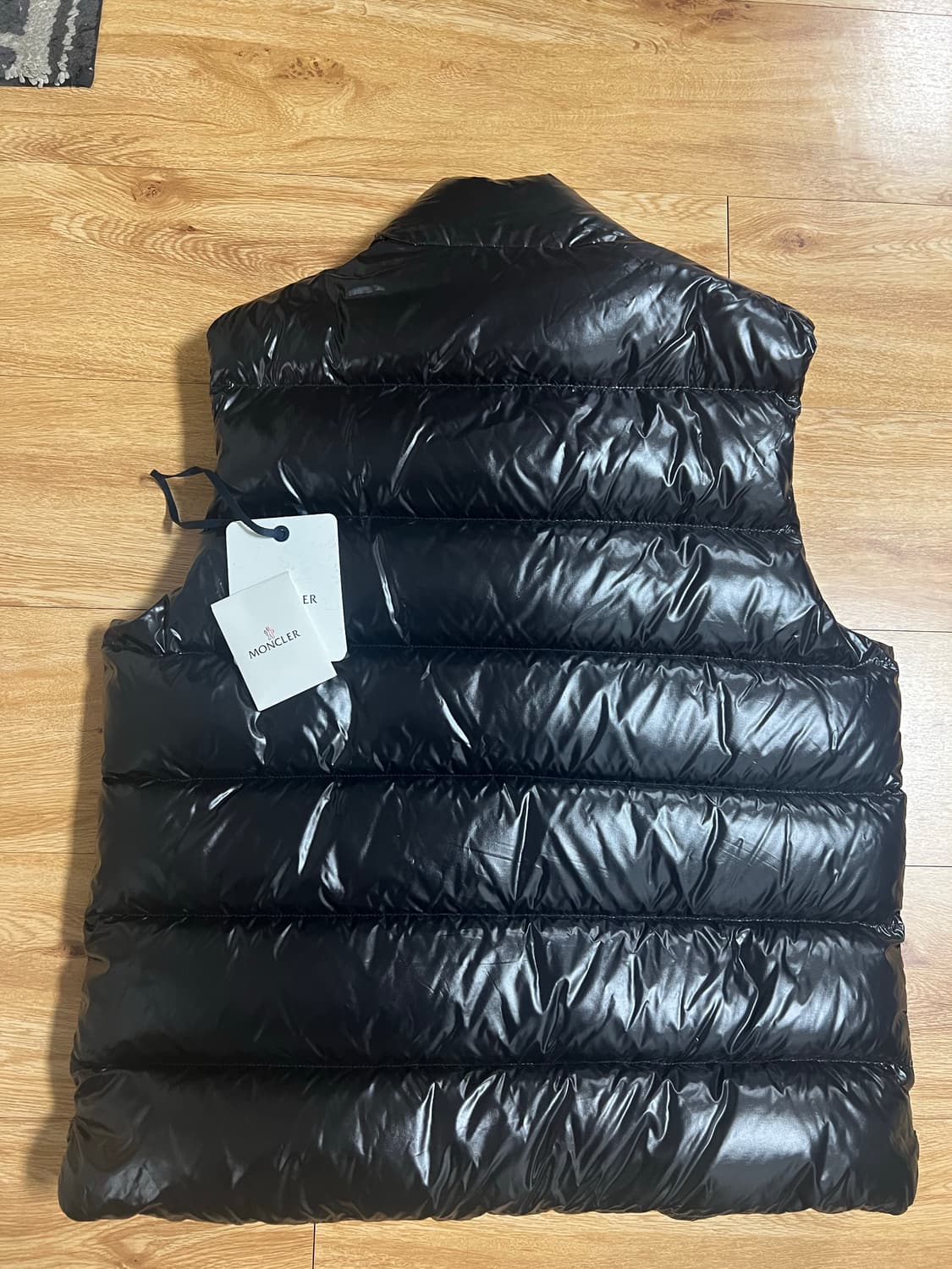 몽클레어 팁다운 질레 블랙 덕다운 베스트 (5) 상품이미지7