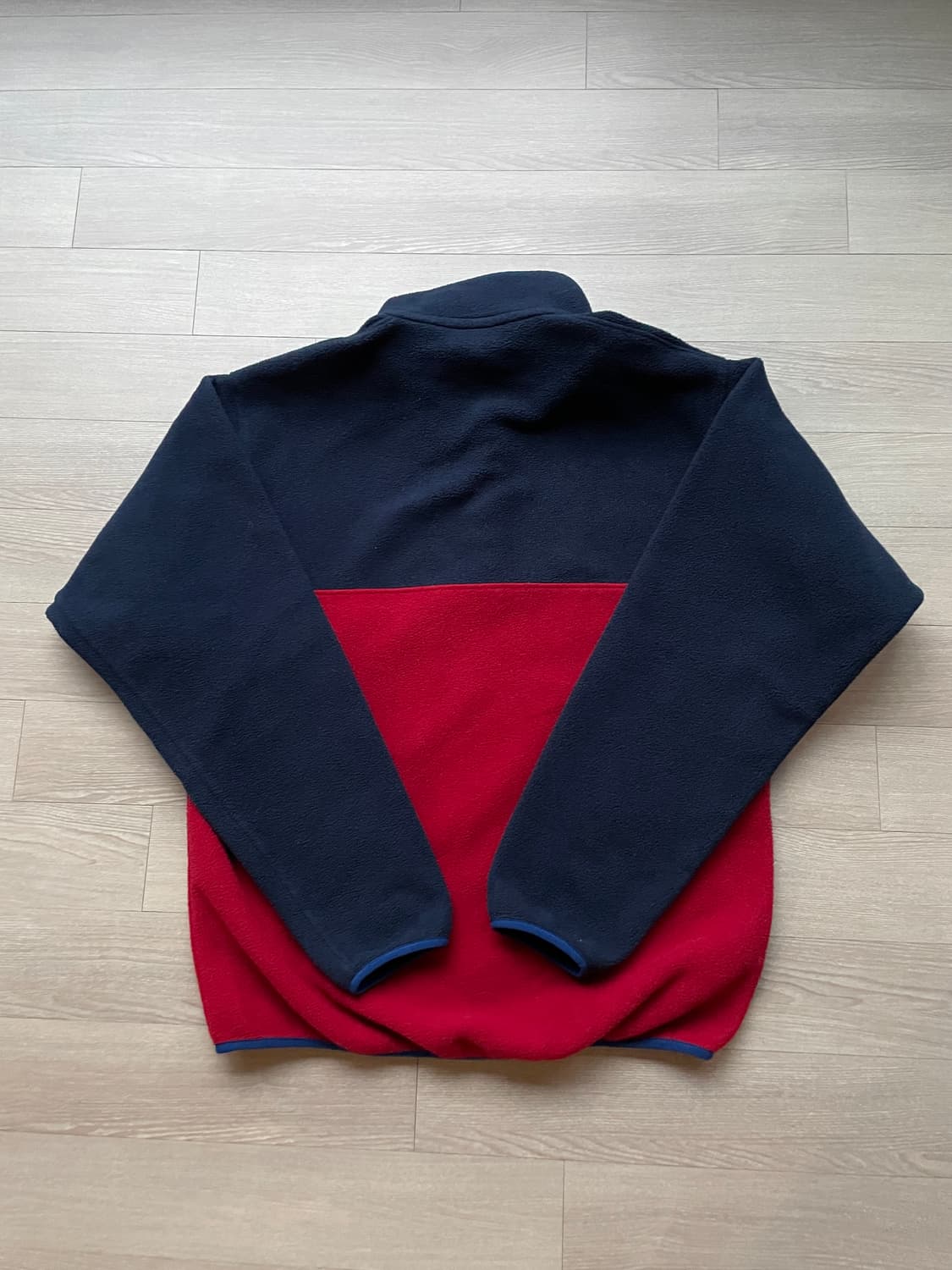 파타고니아 신칠라 레드 블루 플리스 켄달 제너 상품이미지3