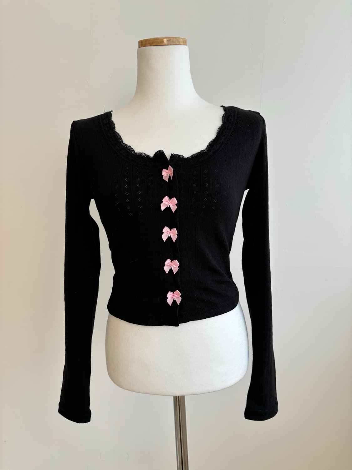 리본 레이스 크롭 긴팔 티셔츠 상품이미지1