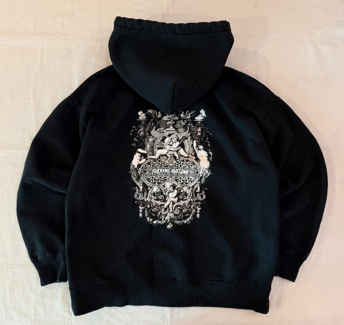 퍼킹어썸 큐피드 엔젤 센터로고 후드티 블랙 상품이미지4