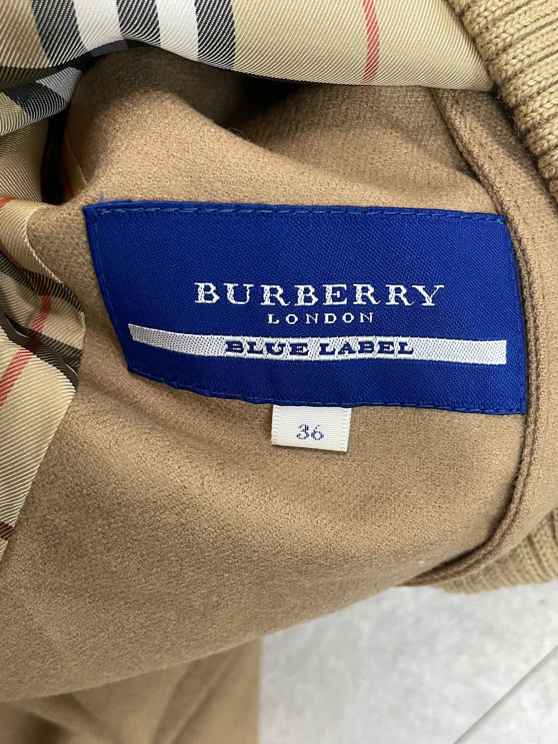 버버리 하이넥 로고 재킷 상품이미지7