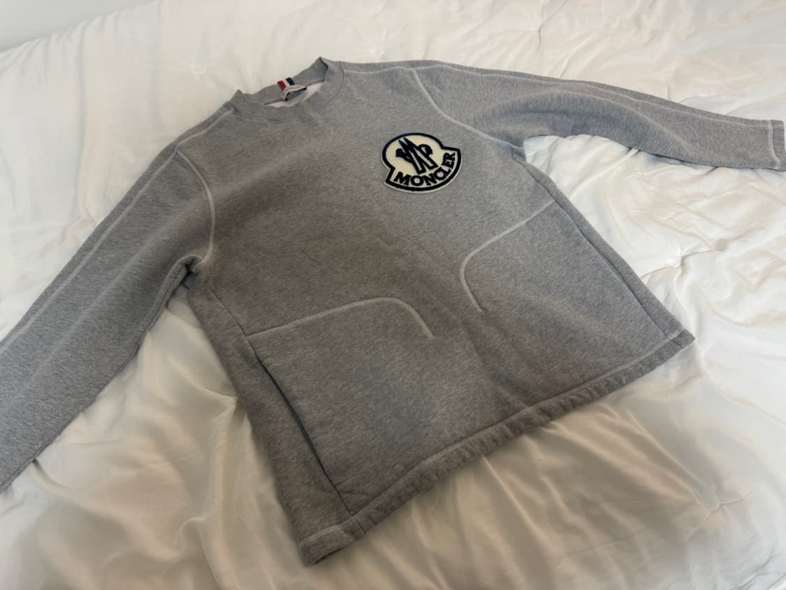 몽클레어 빅로고 스티치 맨투맨(연그레이) 상품이미지4