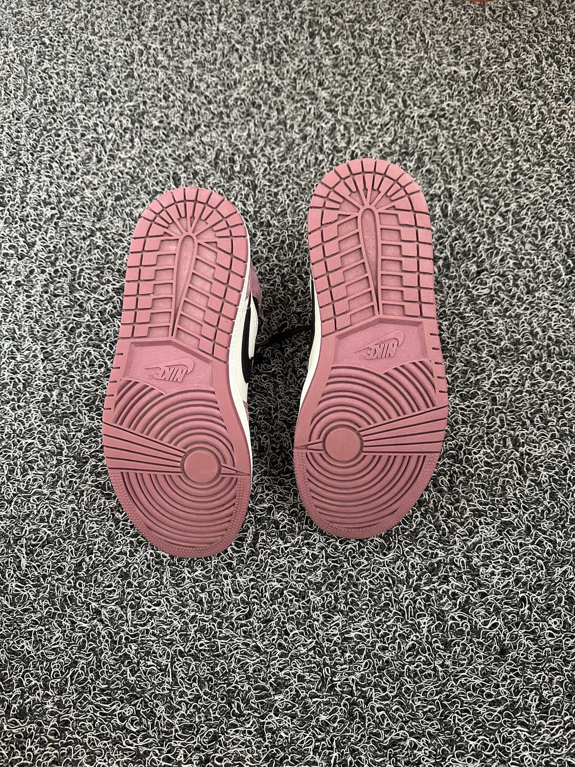 나이키 조던 1 미드 SE 라이트 멀베리 235 상품이미지5