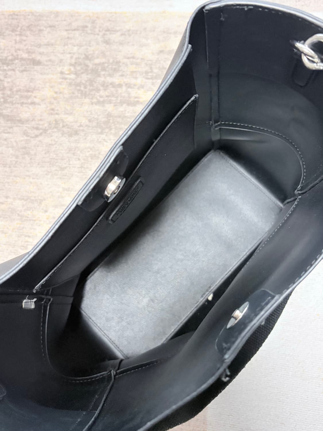 블랙 가죽 숄더백 상품이미지3