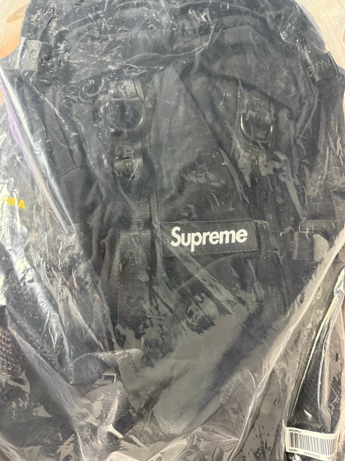 슈프림 백팩 블랙 - 26SS 상품이미지2