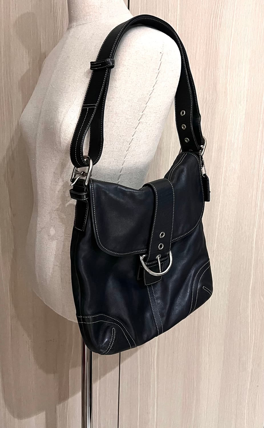 90s coach 코치 클래식 블랙 레더 소호백 숄더백 크로스백 상품이미지1